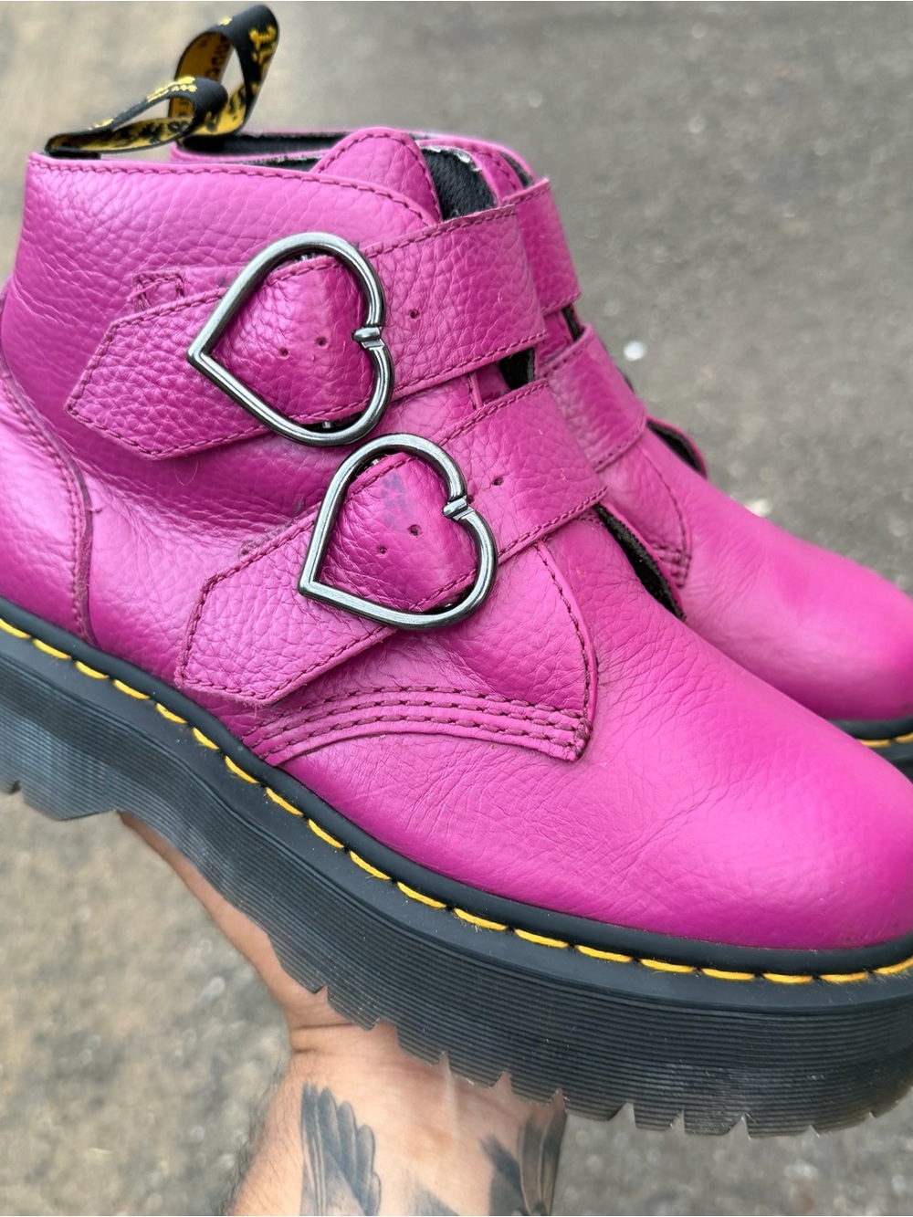 Dr Martens Devon Heart Milled Napa Leather Fushia Platform Combat Boots Size 8
